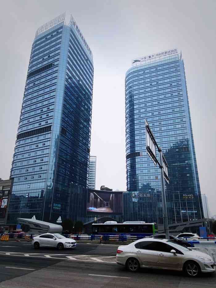 仁悦天地-"整体体验: 商场的规模挺大的,很多地方."-大众点评移动版