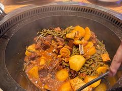 -山河屯铁锅炖·非遗东北菜(南山店)