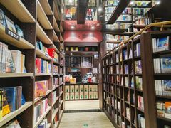 -钟书阁(群光广场店)