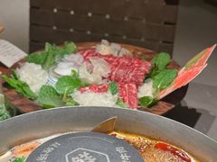 -左庭右院鲜牛肉火锅(浦江欢乐颂店)