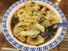 荠菜红汤辣-笑来喜馄饨小笼工坊店(湖滨街店)