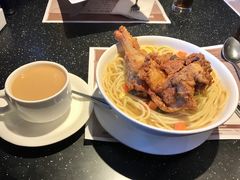 鸡排面-荷里活餐厅
