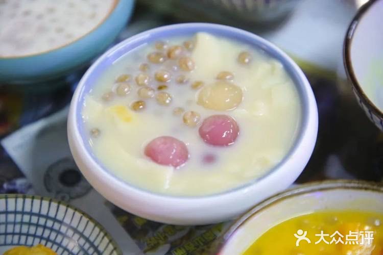 这家甜品自助也太爱了吧[调皮]饭量小的话别来[调皮]