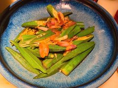 红葱头淋秋葵-虫二酒肆(美罗城店)