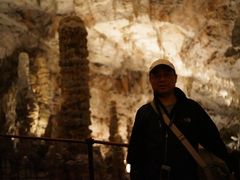 -波斯托伊纳溶洞