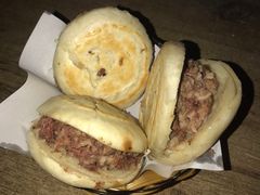 -闫家驴肉火烧(五四店)