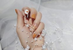 -蜜丝卡伦美甲美睫连锁