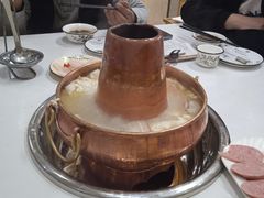 -撮一顿纳西铜火锅