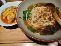 泡椒酸笋牛蛙圆粉-百春原湖南牛肉粉(百联世纪店)