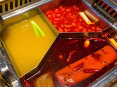 酸笋锅底-大熊猫毛肚火锅(烟台万象汇店)