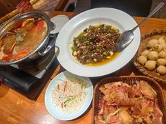 -老滇山寨•云南特色菜•地方菜•民族风情歌舞表演(金碧店)