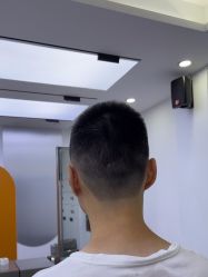 -首脑美发沙龙