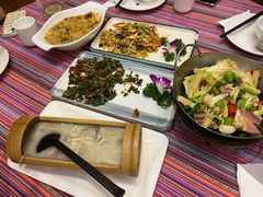 -香巴拉云南餐厅(华莱坞店)