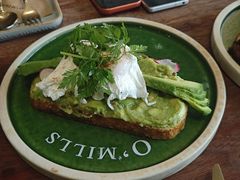 水波兰皇蛋牛油果吐司-O'mills Sourdough Bakery&Bistro(永嘉路店)