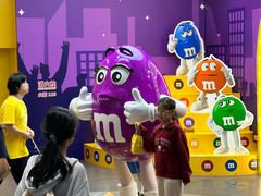 -m豆巧克力世界(上海世茂广场店)