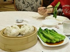 叉烧包，白灼菜心-阿锋鲍鱼酒家美食汇(华安店)