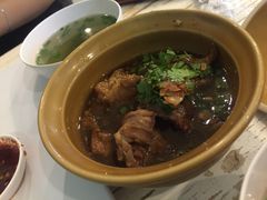 烧肉饭-蝶豆花蓝面条