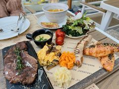 -Mark&Mars Restaurant