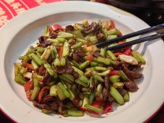 小炒黄牛肉-魏铭鱼头捞饭(晋阳路店)