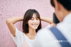 俏皮可爱-巴黎婚纱摄影工作室