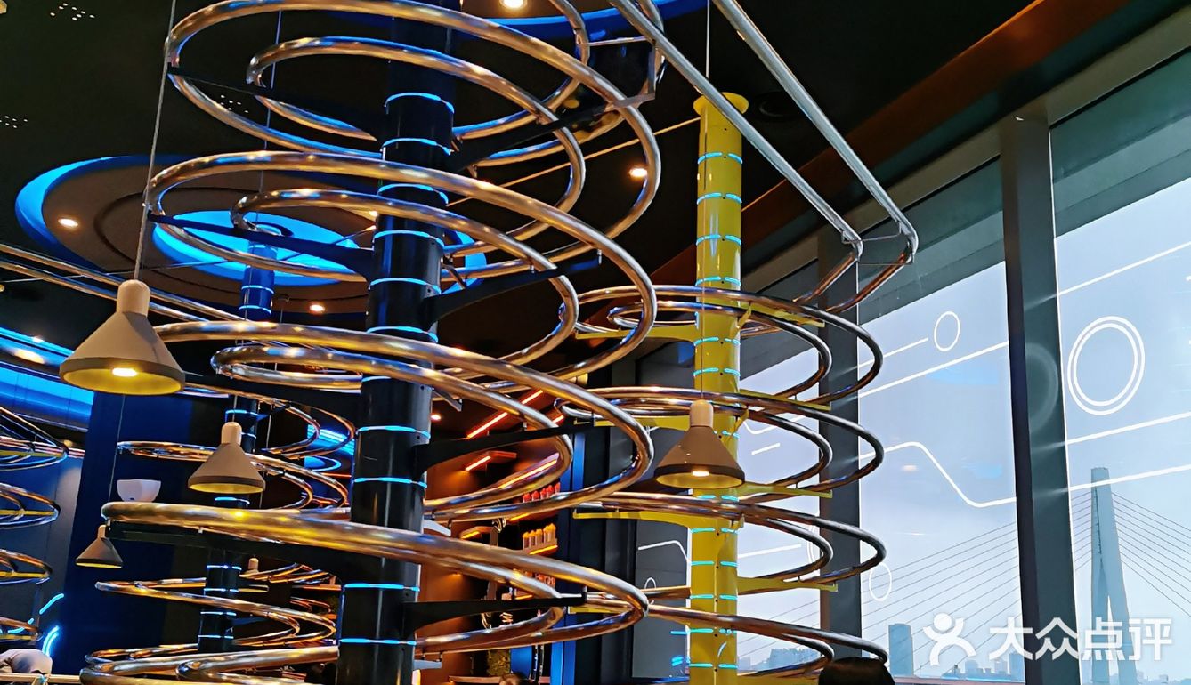 冬日不可错过西式美食   失重餐厅好吃又好玩