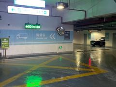 -上海绿地缤纷广场-停车场