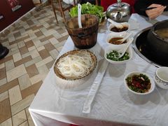-鲁朗纳麦石锅鸡庄园