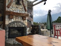 -喵屿·大理花园猫咖