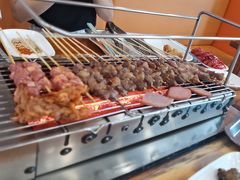 -哈尔滨小酒馆·鲜肉现穿自助烧烤(康新花园店)