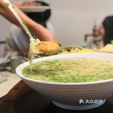 环境不错，上菜很快，服务员服务态度特别好，这一次公司