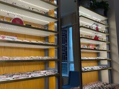 -优医视平价眼镜蔡司依视路折扣工厂店(十里堡店)
