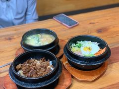 石锅拌饭-百年石锅饭·朝鲜族传统民餐