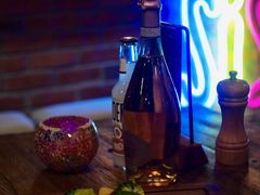 -SISTERS BAR RESTAURANT川意酒馆(嘉善老市H楼店)