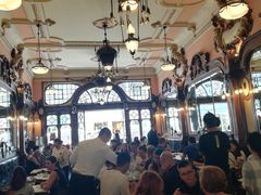 -Majestic Café