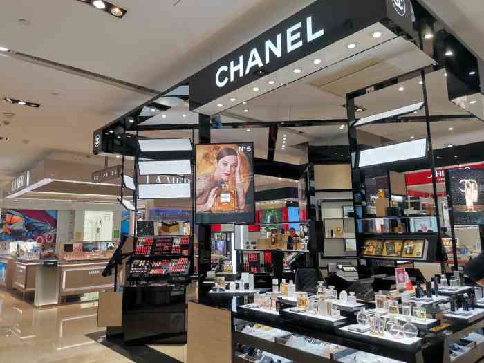 chanel (无锡八佰伴店)-"傲娇的香奈儿好像很少有折扣hah 很喜欢.