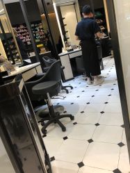 -HAIR CORNER