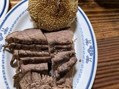 烧饼夹烧牛羊肉-老爆肚满五香烧牛羊肉