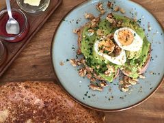 牛油果煮蛋吐司-RAC BAR(安福路店)