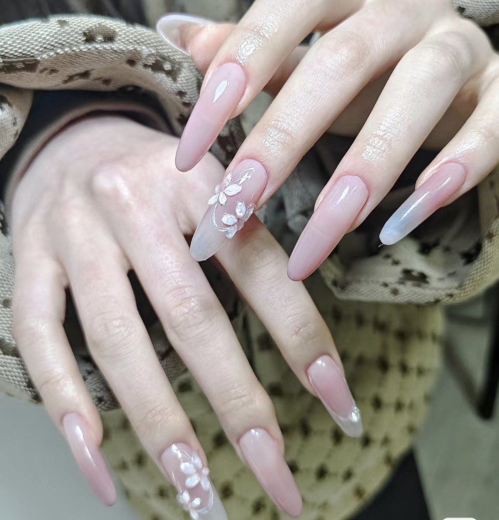 渐变美甲  春日手绘花94朵立体美甲