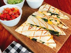 -ROAST coffee & eatery