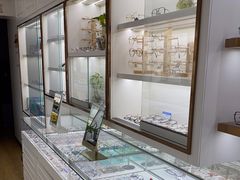 -翰佐蔡司小乐圆·依视路星趣控·暴龙眼镜折扣店