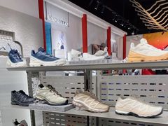 -SALOMON萨洛蒙(北京王府中环店)