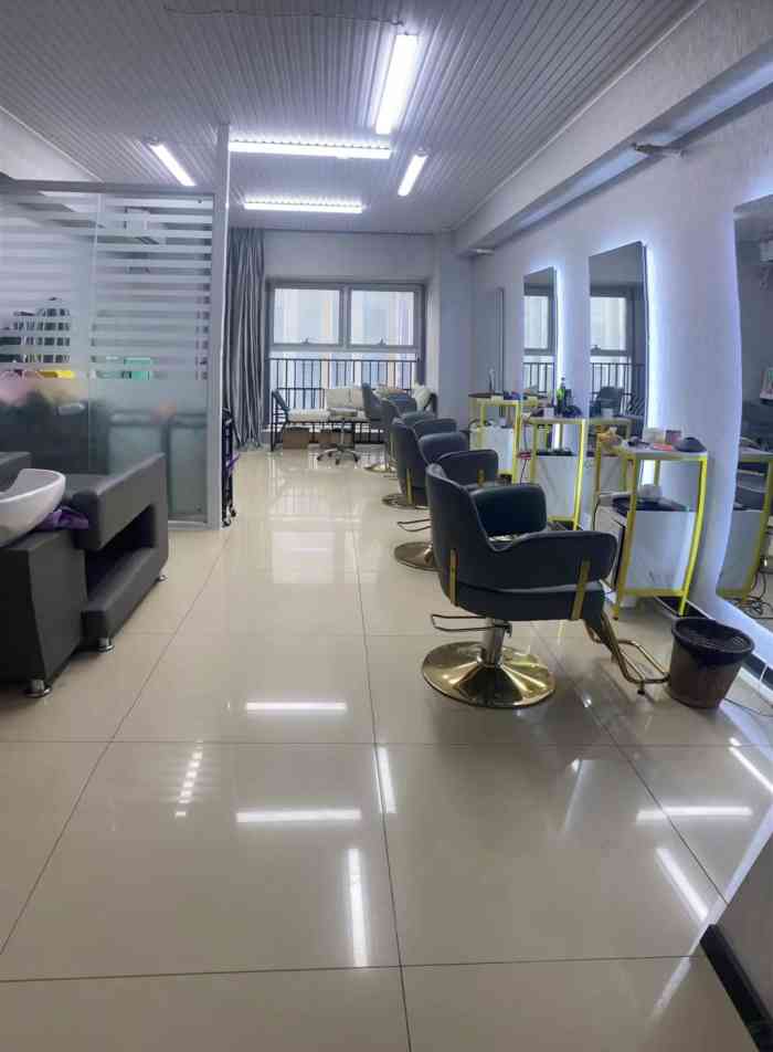 施华蔻美发连锁(万达广场店直营总店)-"【项目】烫发地方很好找 而且