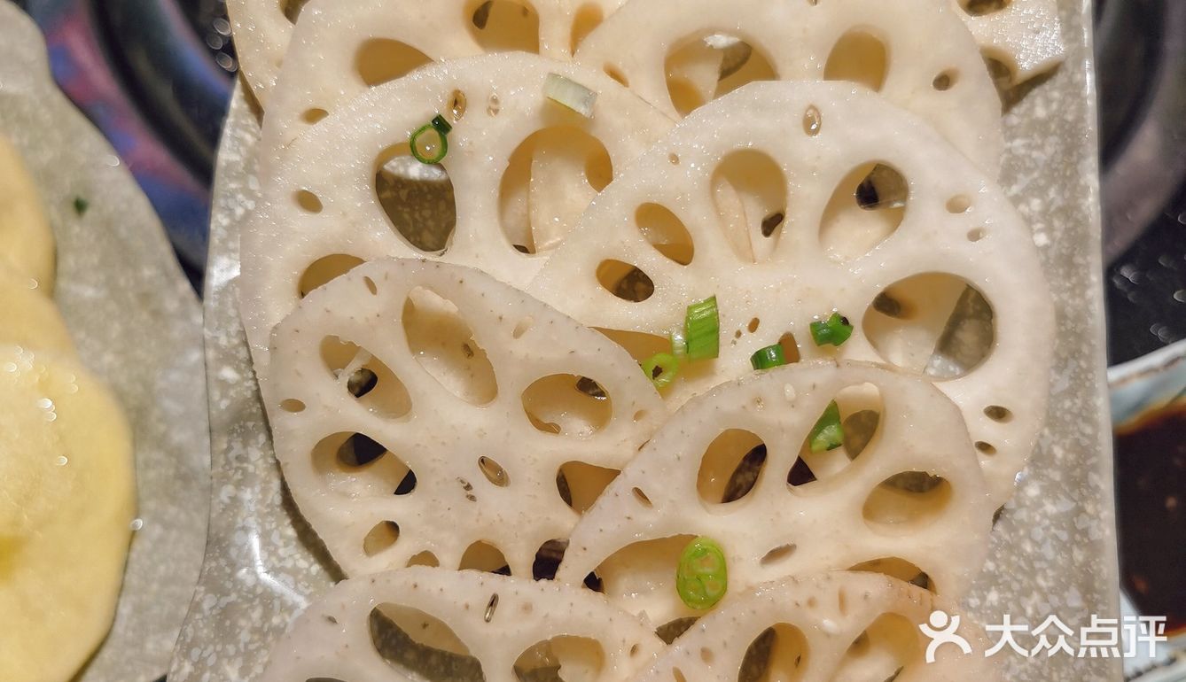 这绝对是蘸碟配的最全的烧肉店[笑脸]