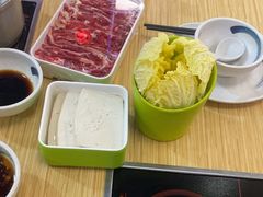 -杨老板·海鲜集市火锅·鲜切牛肉(中防万宝店)