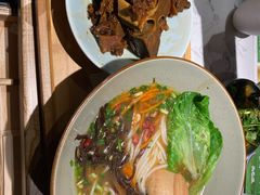 -百春原湖南牛肉粉(百联世纪店)