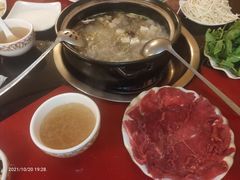 -乳仔牛牦牛汤锅 烤羊排(松潘古城店)