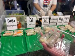 -席娜卡琳火车铁道夜市