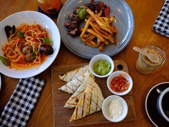 -ROAST coffee & eatery