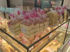 -红房子西点(汇联商厦天钥桥路店)